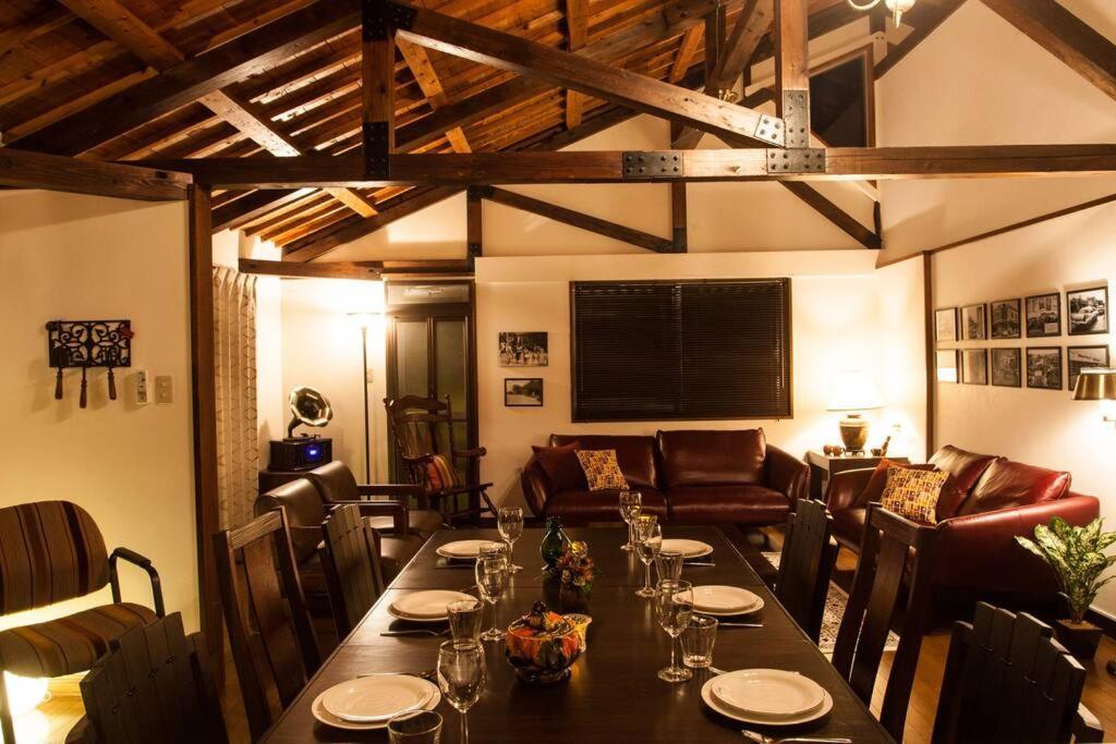 Classical Japanese Style&modern House Chill Out囲炉裏 วิลล่า Urasoe